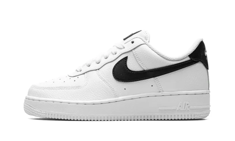 Nike Lifestyle AIR FORCE 1 '07 MNS WMNS 'White Black'